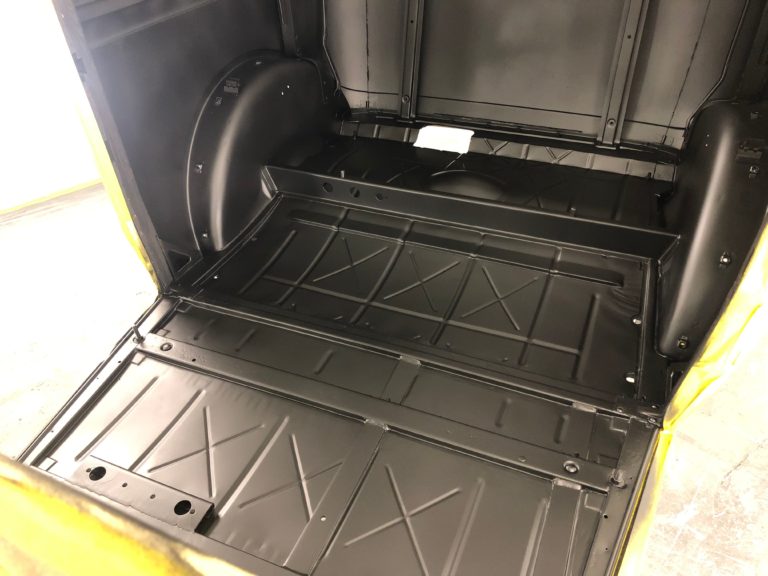 1932 Ford Tudor Sedan 5th Avenue Special floor pan