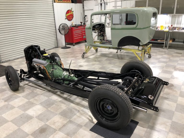 1932 Ford Tudor Sedan 5th Avenue Special frame and engine