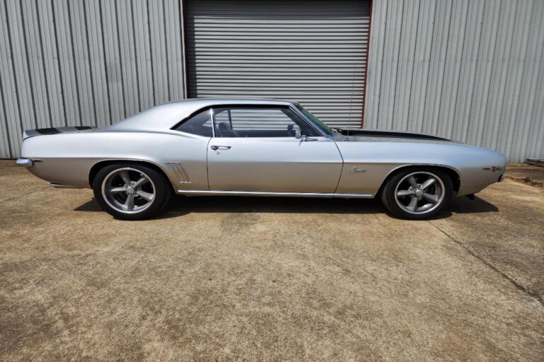 Silver 1969 Z28 Camaro Supercharged LT4 protouring restomod classic muscle car